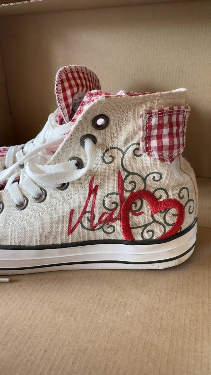 Krüger Scarpe da donna: Krüger Sneaker Dirndl Gr. 39 – Nuovo (secondo la descrizione) da Dierikon venduto da lea_8f72 1