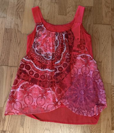 Damen Top Desigual rot mit Muster guter Zustand Grösse M