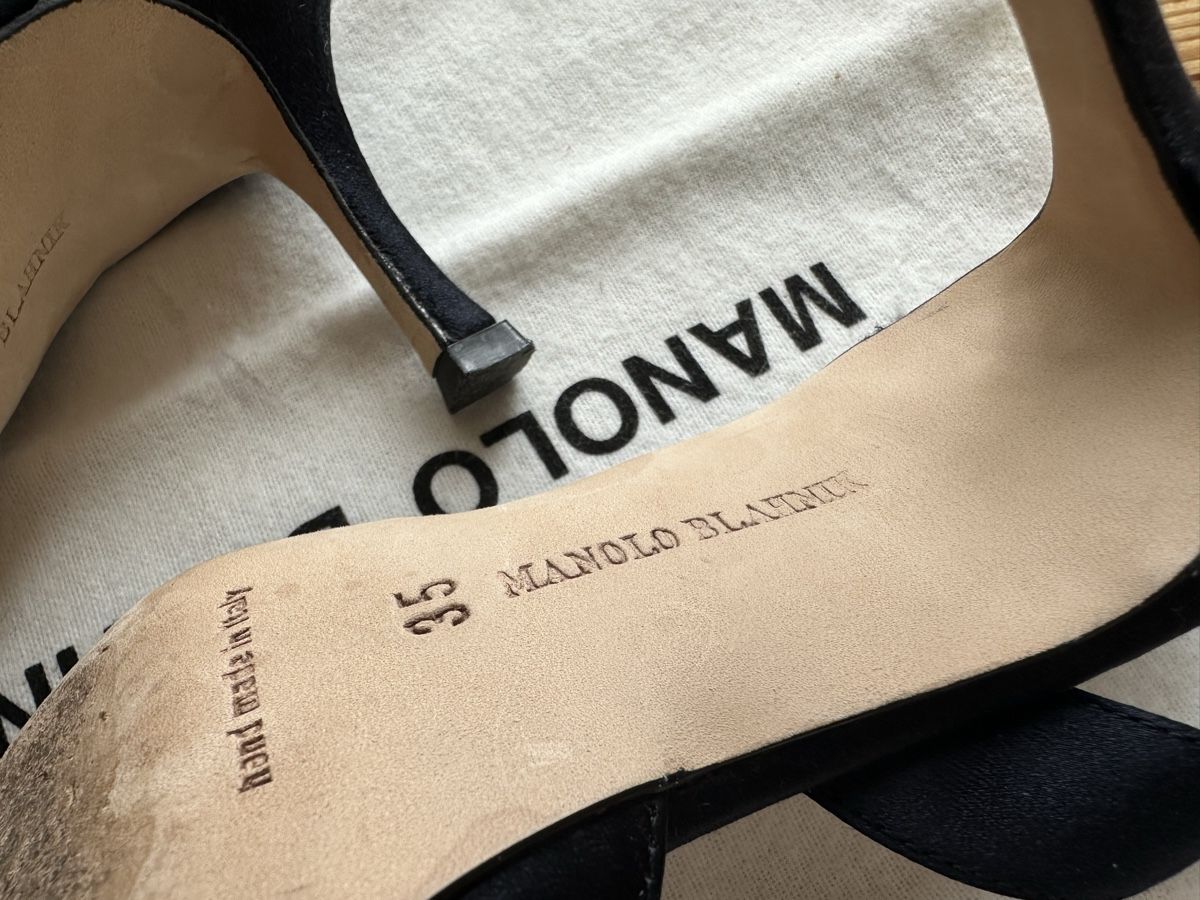 Scarpe da donna: MANOLO BLAHNIK Pumps Seide schwarz 35 – Usato da Gersau venduto da Sidharta7 5