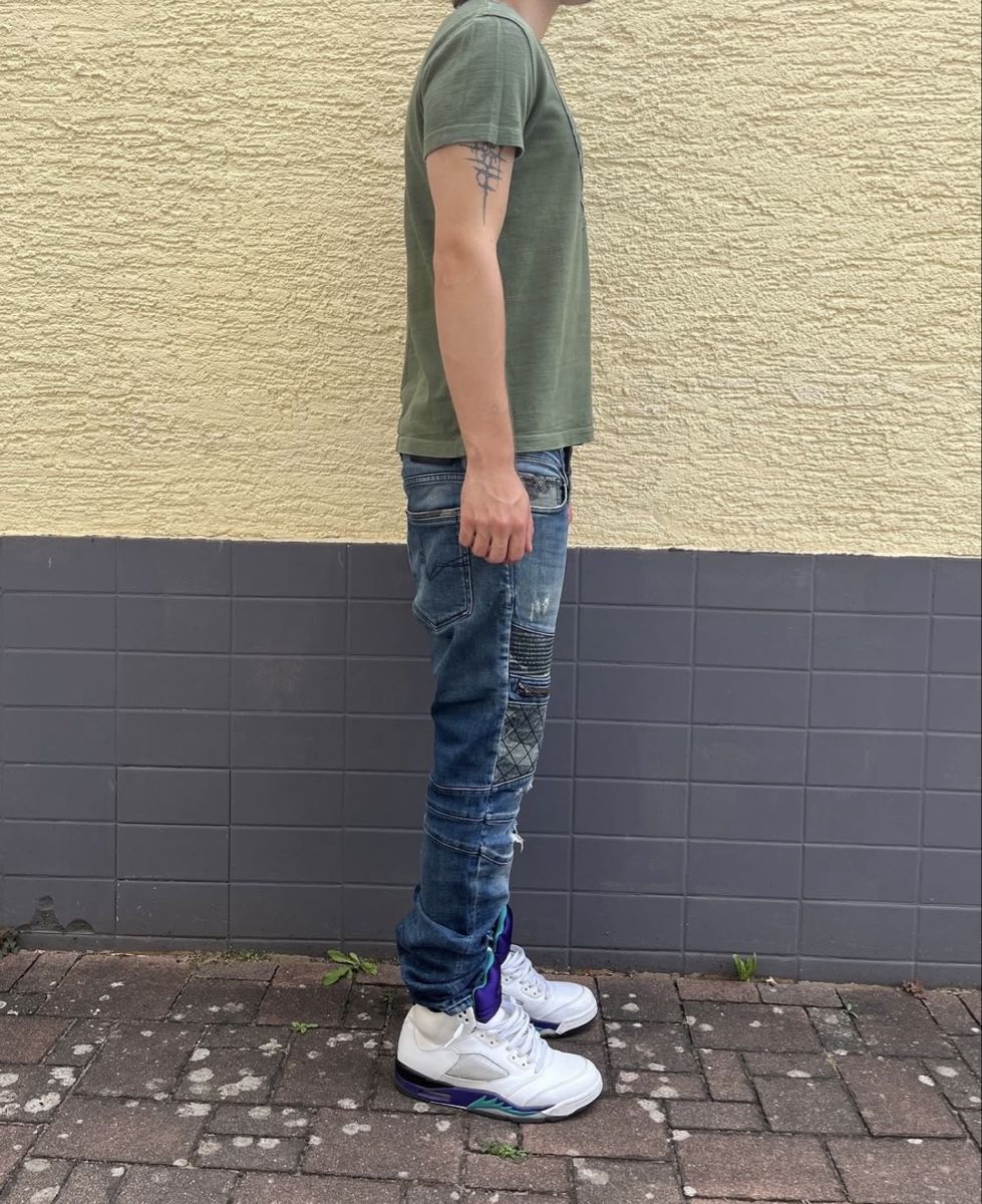 Guess Jeans: GUESS 2000s Camo Biker Jeans – Usato da Adliswil venduto da mikkital 2