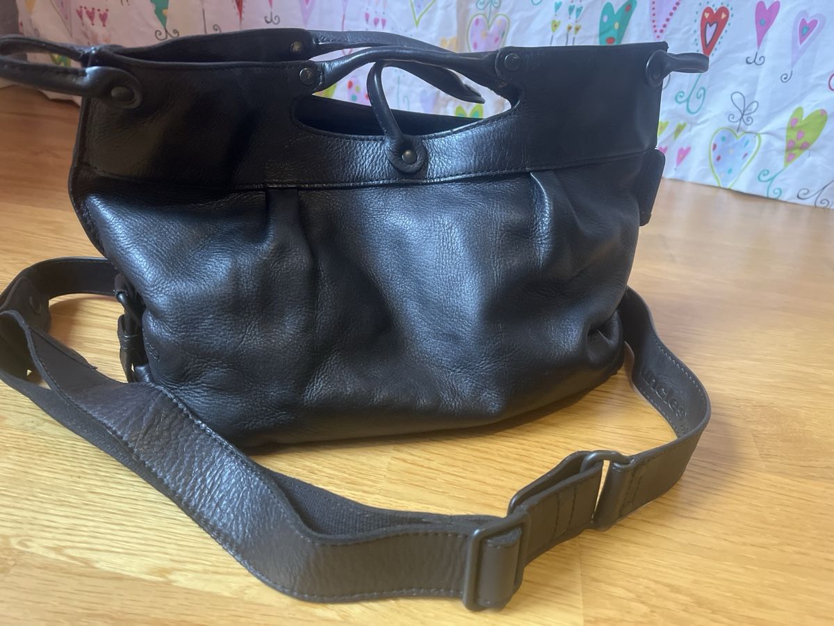 Aunts & Uncles Borse da donna: Lederhandtasche aunts & uncles schwarz – Usato da Wahlen b. Laufen venduto da bec1007