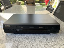 Videorecorder frisch revidiert mit Fernbedienung