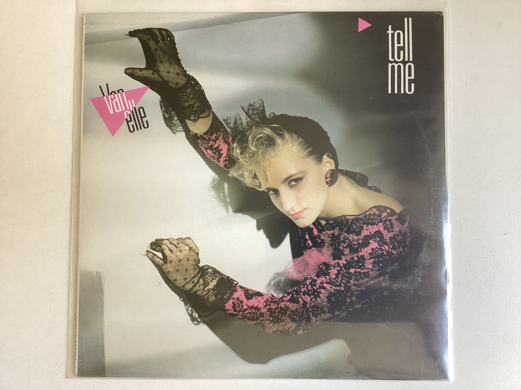 Dischi in vinile: Vanelle Maxi-Single - Tell Me – Usato da Gutenswil venduto da Hamzian