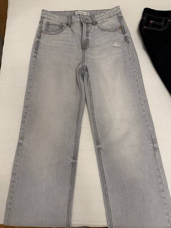 Jeans: Stradivarius D92 Jeans, 3 Stück, Grösse 38 – Usato da Winkel venduto da jbuchwalder17 1