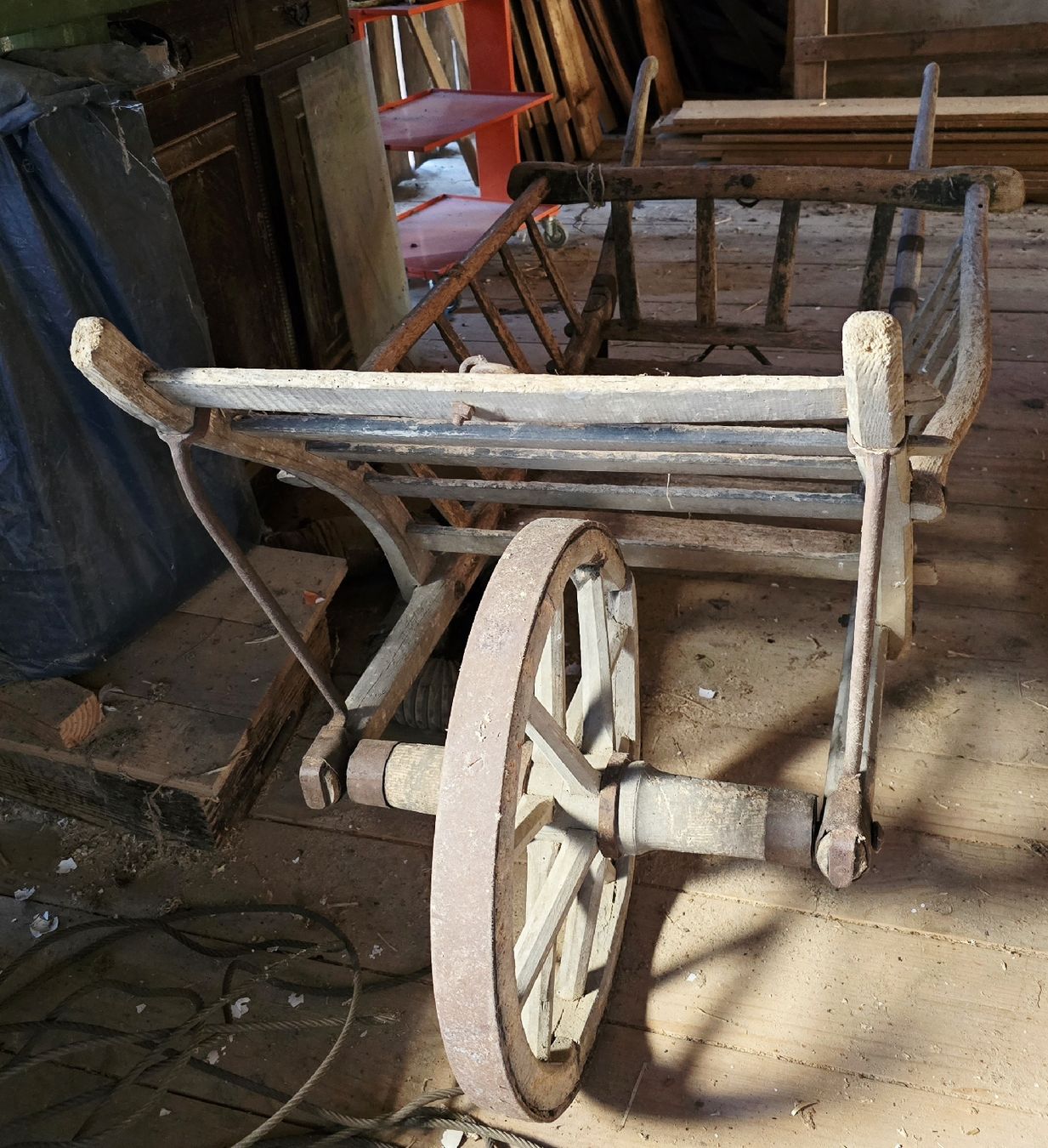Brouettes: Dekorativer antiker Handwagen Holz – D'occasion à Agasul par ire_h9wl 3