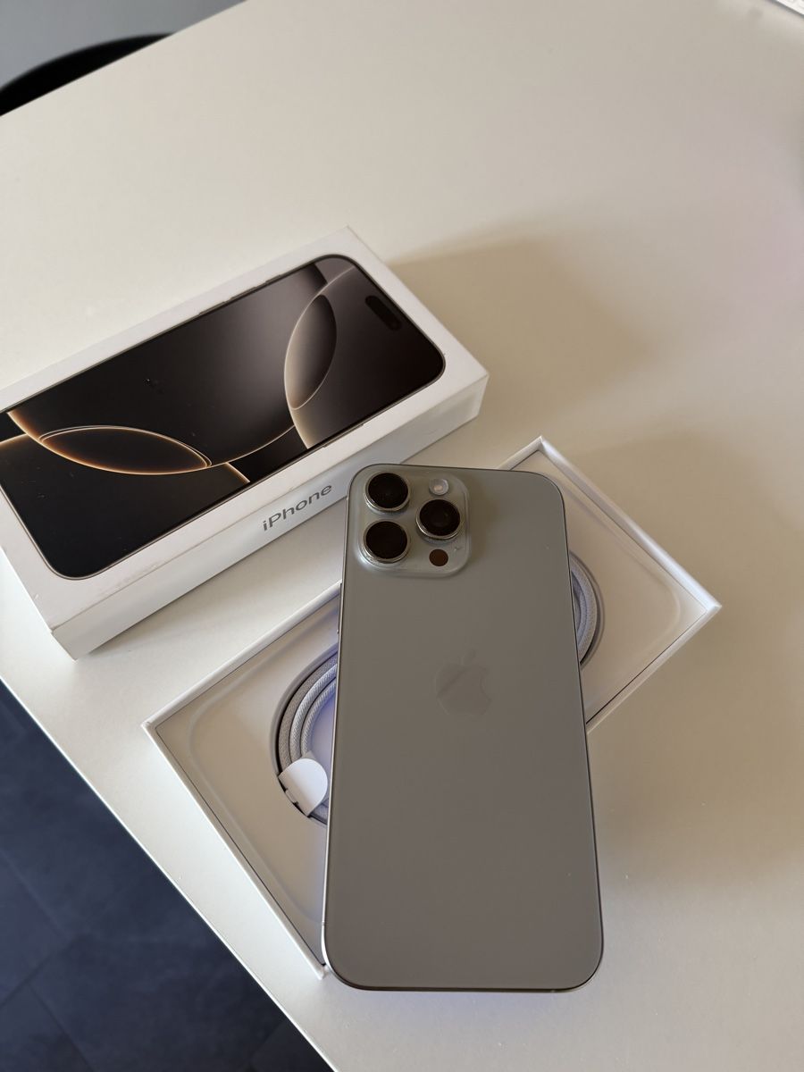 Apple Telefoni cellulari / Smartphones: iPhone 16 Pro Max 256GB Titan – Usato da Freudwil venduto da Patrick2402
