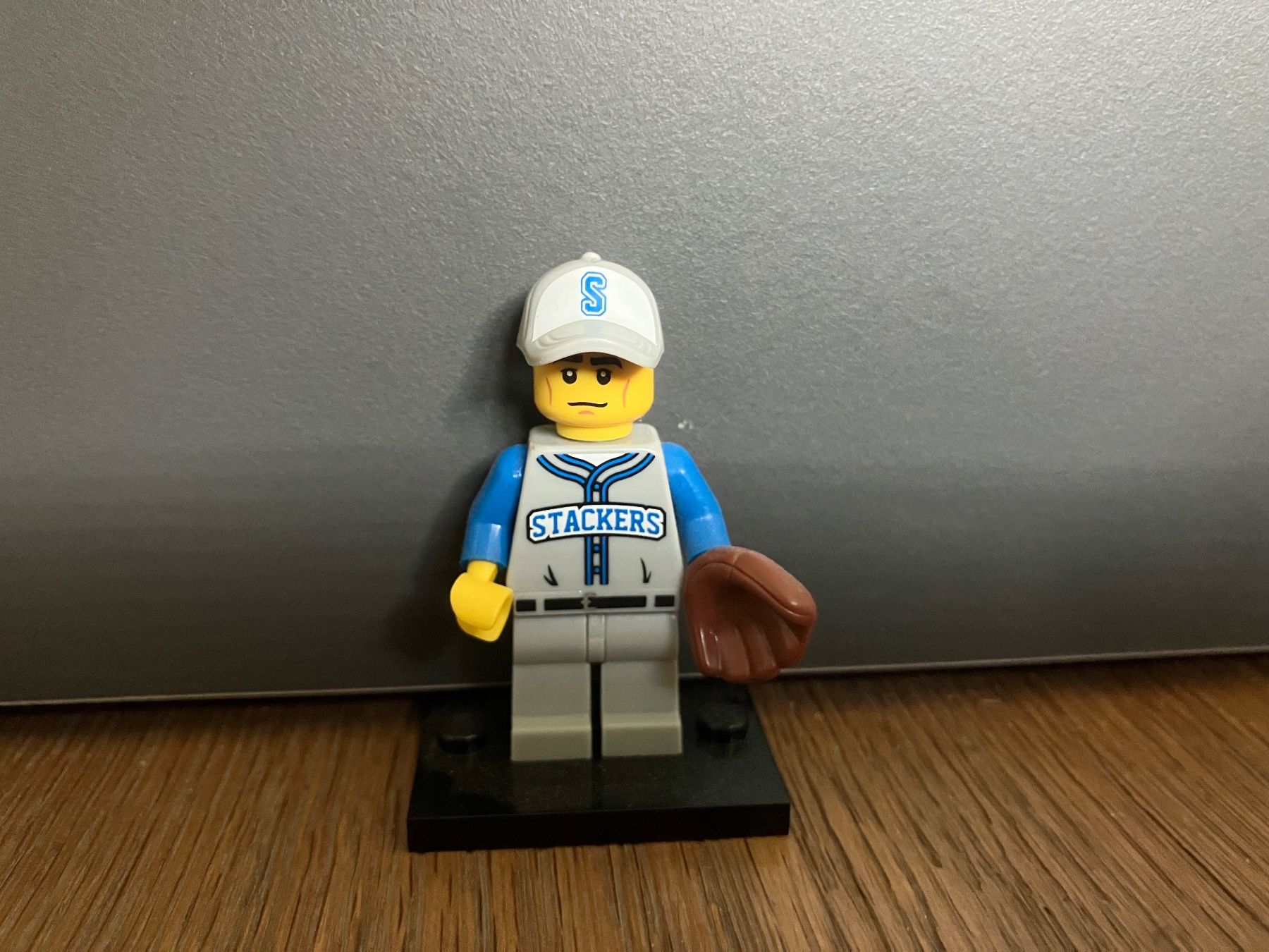 Lego Giocattoli: LEGO 71001 Serie 10 - Baseball Fielder – Usato da Eschenbach SG venduto da inesundurs
