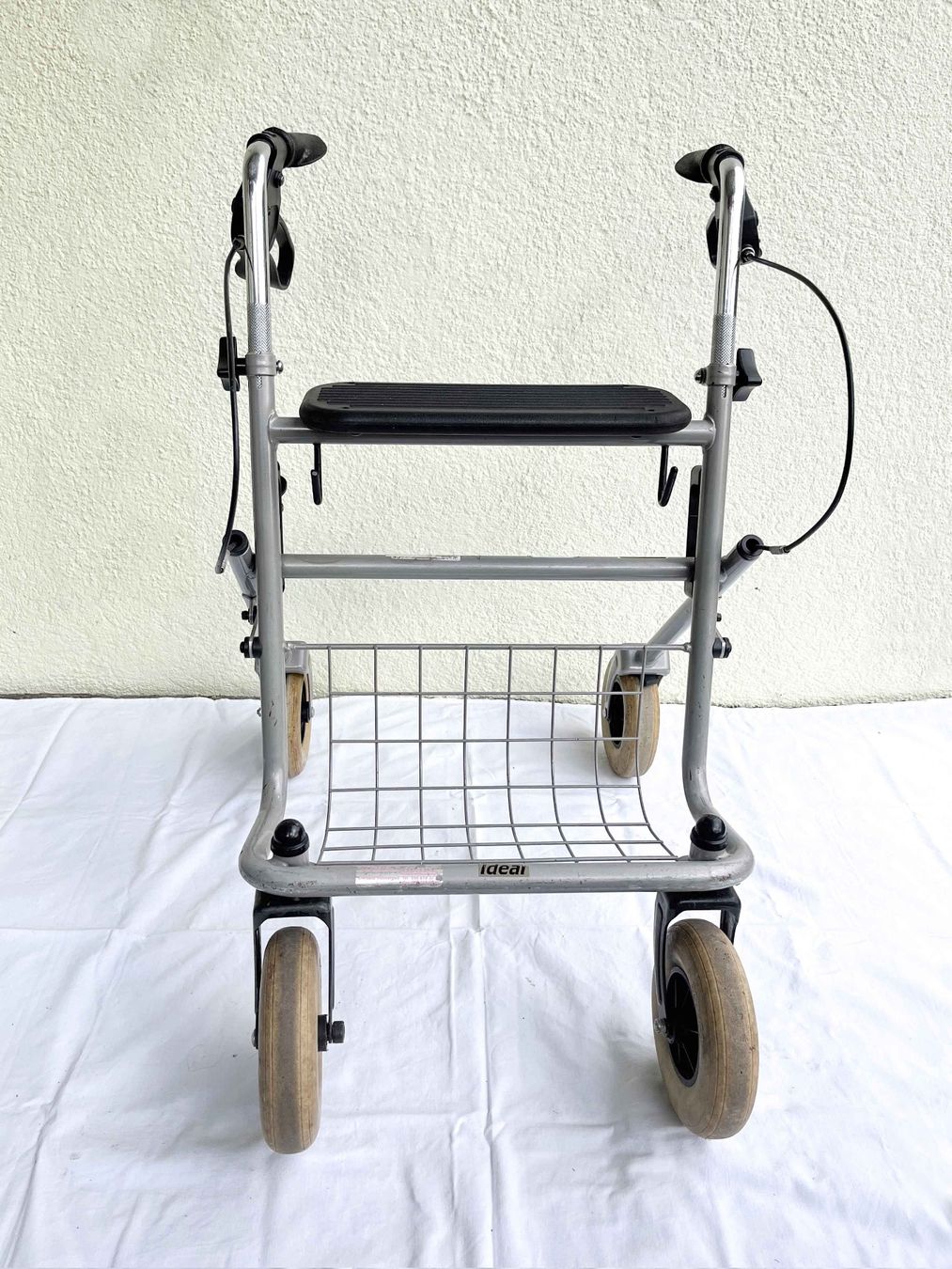 Gehhilfen: Rollator 4-Rad – Gebraucht aus Zürich von  1