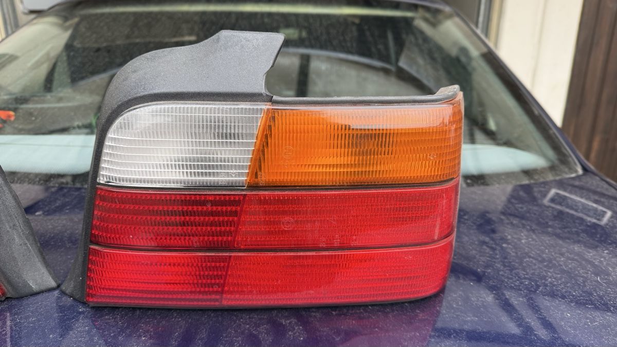 BMW Tutti pezzi di ricambio auto: BMW E36 Limousine Heckleuchten – Usato da Jonen venduto da BMWE369 2