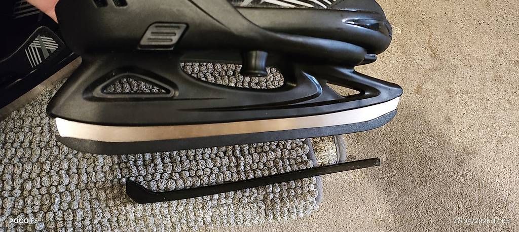 Pattini da ghiaccio: Patins à glace pour enfant – Usato da Neuchâtel venduto da bay_m5gg 3