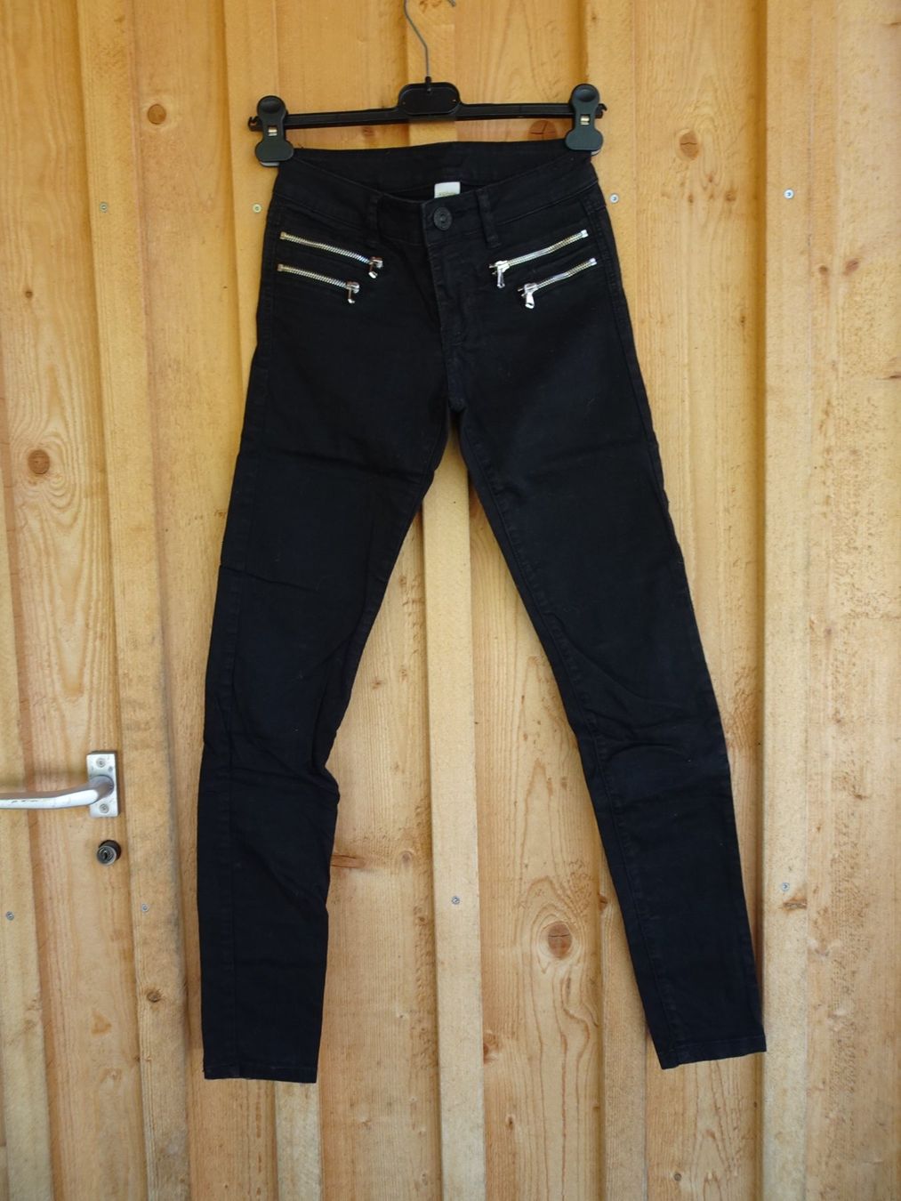 Zebra Pantaloni: Uni schwarze Stretch Hose von Zebra Gr. 34 oder XS - 221038 – Usato da Küssnacht am Rigi venduto da Good4Deckeli