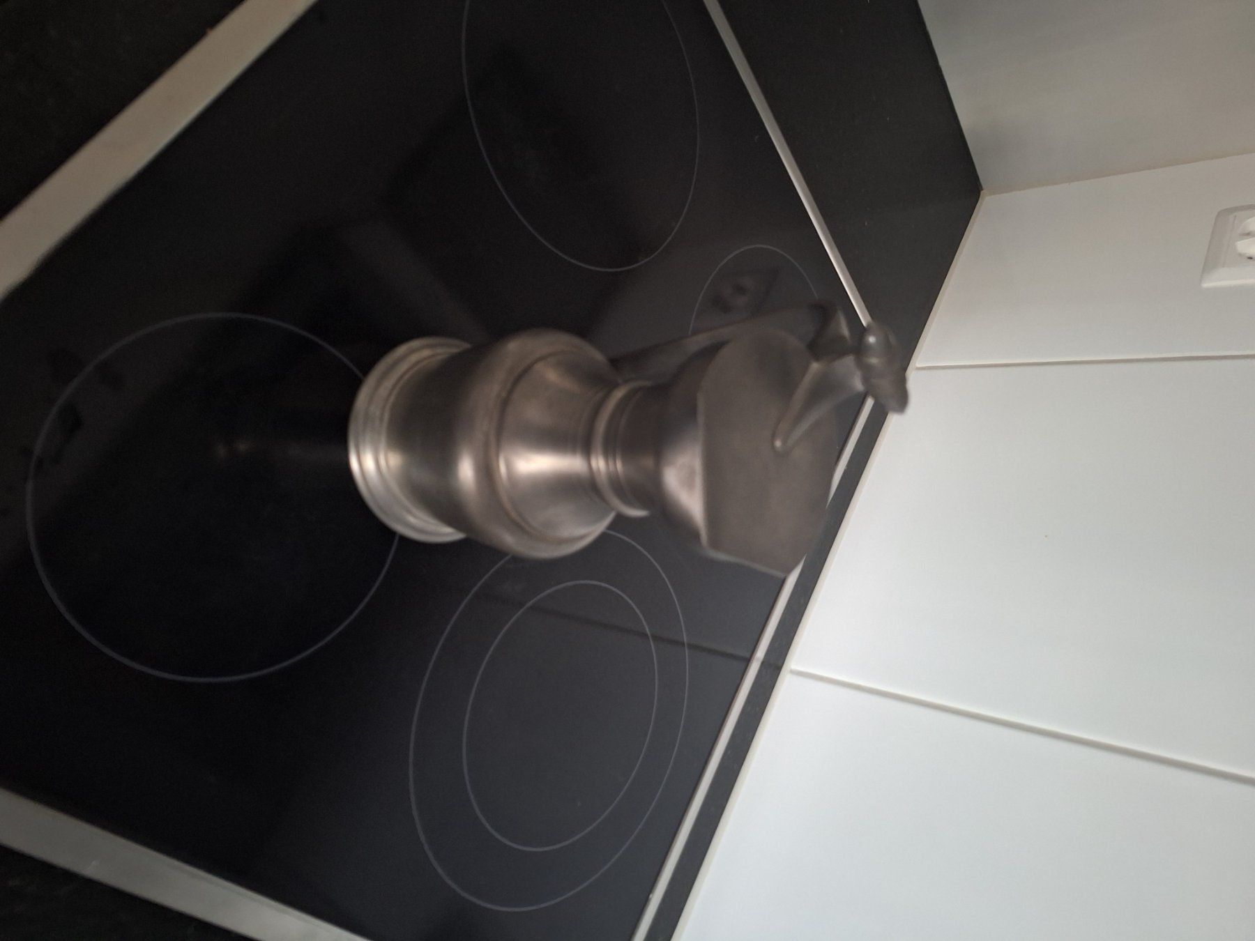 Caraffe: Pichet ancien en étain massif – Usato da Kloten venduto da flo_r5hm