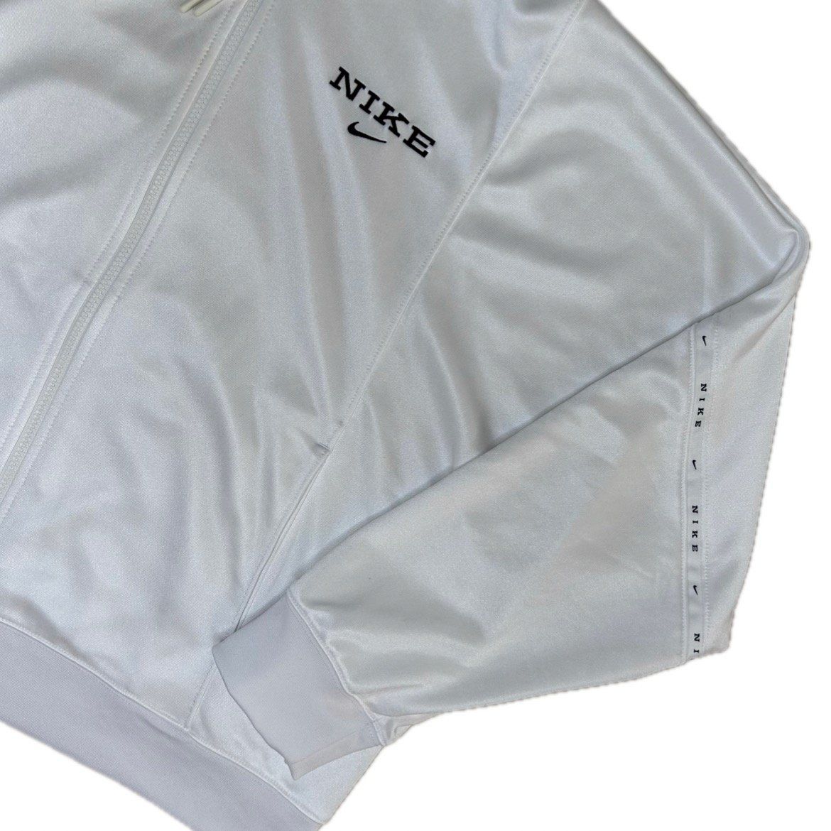 Nike Giacche: Nike Zip-Up Hoodie – Usato da St. Gallen venduto da look-twice 2