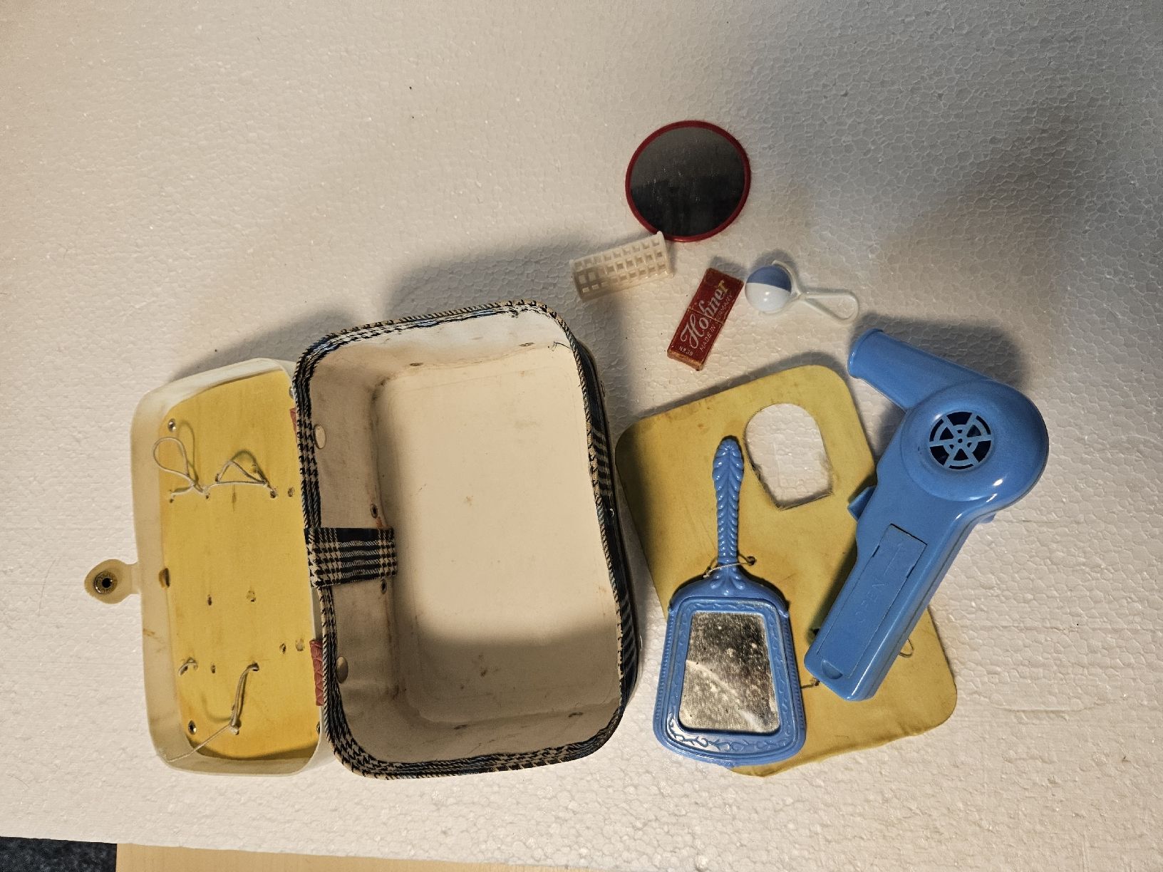 Giocattoli: Puppenfriseur Koffer – Usato da Haslen GL venduto da Sandra40 1