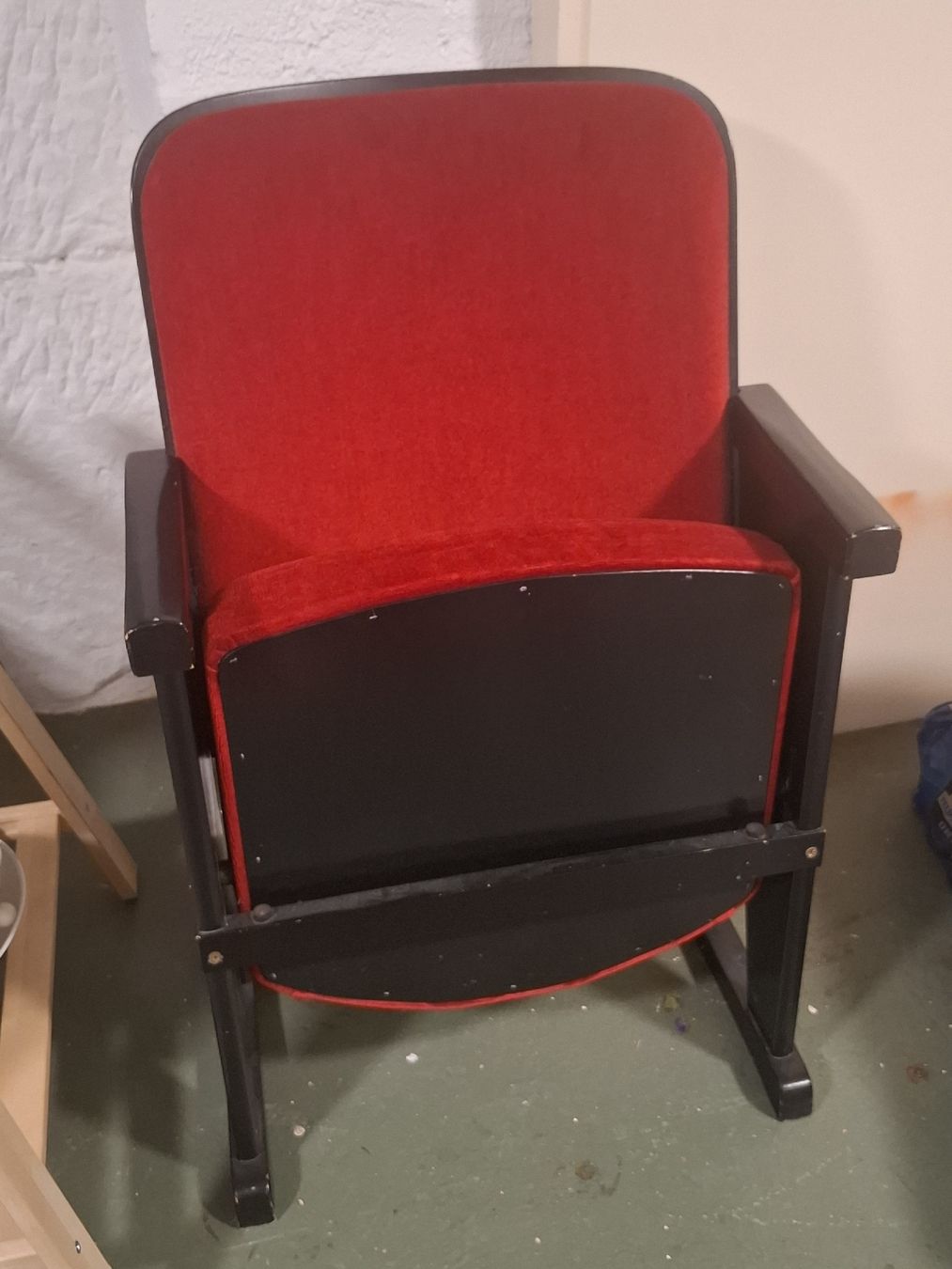 Poltrone: Antiker Kino Sessel  – Usato da Herzogenbuchsee venduto da Mich2