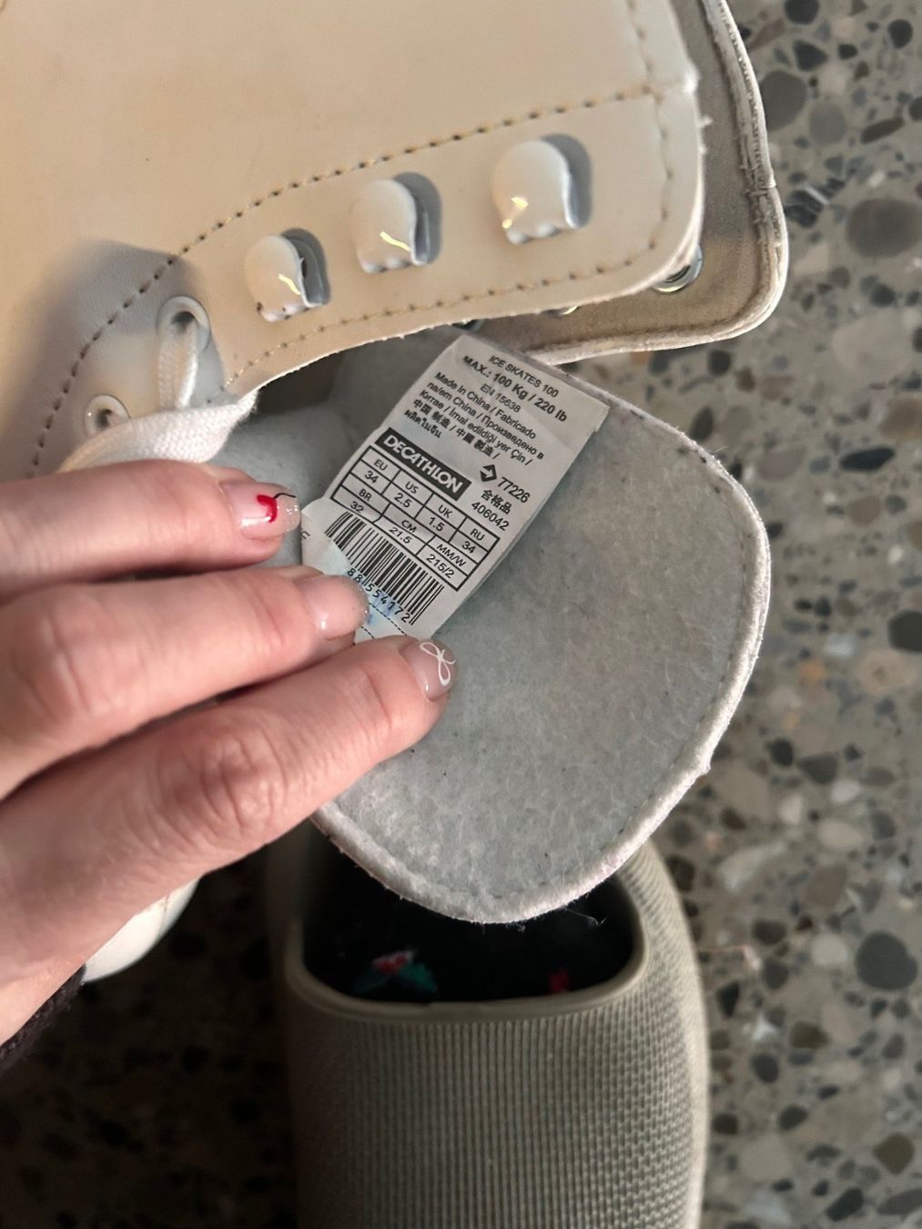 Pattini da ghiaccio: Schlittschuhe mit Tasche Grösse 33 / 34 – Usato da Horgen venduto da Sunshine_12399 4