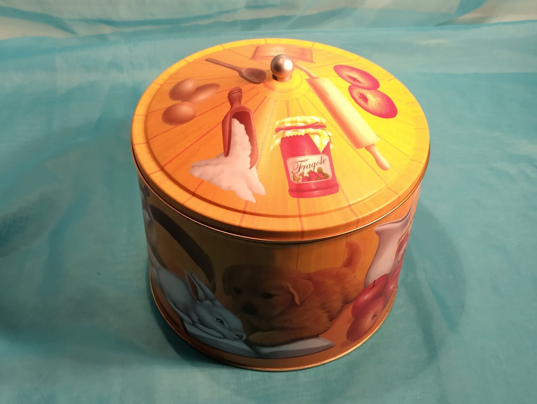 Altro in Decorazioni & Accessori: Blechbüchse, Panettone, Hund, Kaninchen – Usato da Bellach venduto da JingleCherry 1