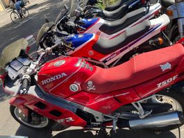 Honda VFR750F – V4 Klassiker, Unikat-Sitzbank