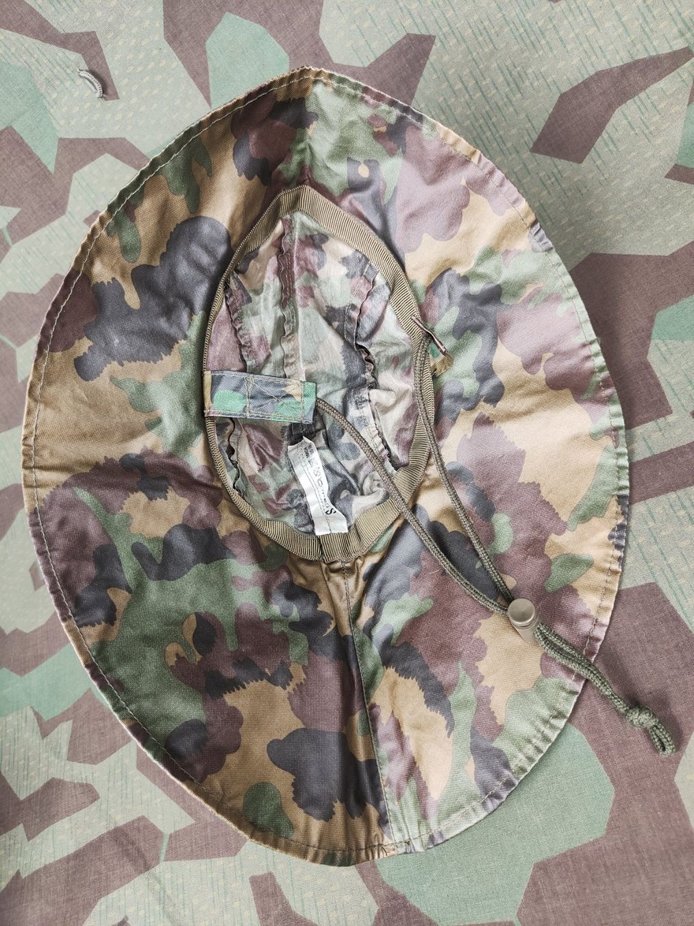 Schweizer Armee Uniformi: TAZ 90 Regenschutzmütze, Grösse S – Nuovo (secondo la descrizione) da Bauma venduto da SwissMilitaria 2