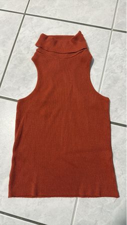 Rust Ribbed Knit Sleeveless Top - Perfect for Summer!
