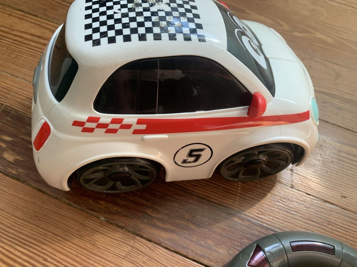 Chicco Veicoli per bambini: Chicco Fiat 500 voiture 🚗 🇮🇹 télécommandée – Usato da Montpreveyres venduto da Maleagant 1