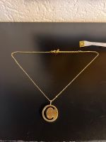 Chloé Halskette mit „C“ Anhänger – Vintage Stil