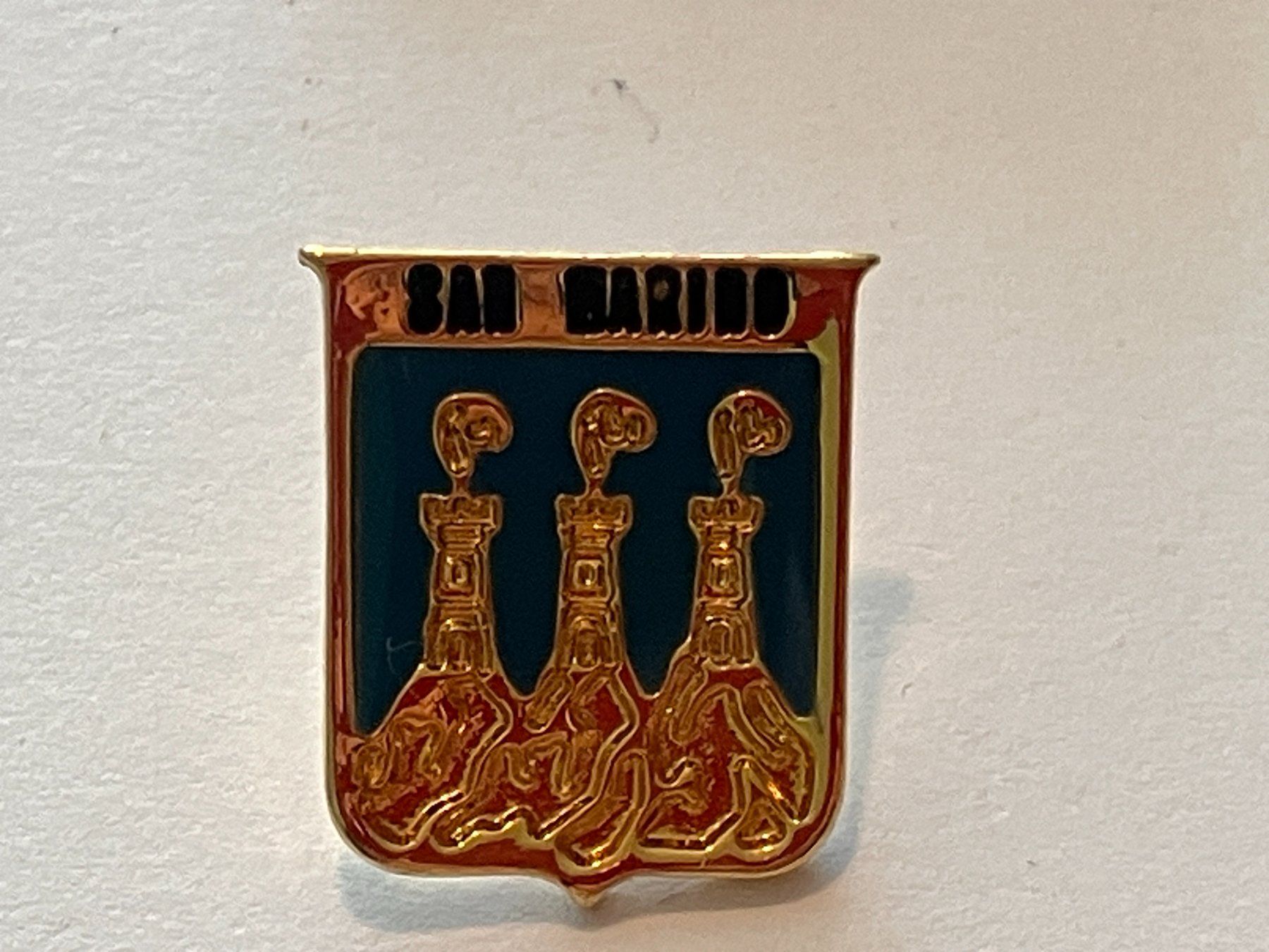 Placchette & Badge: 1 Pin San Marino – Usato da Basel venduto da djwwpp
