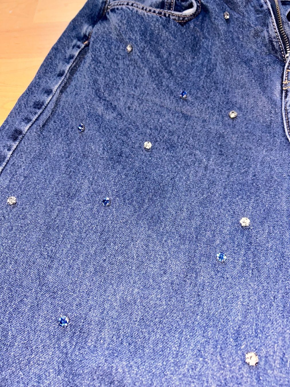 Only Jeans: Strass-Jeans im 90er Stil, 40, by Only – Usato da Schwyz venduto da Maerzetuepfli 1
