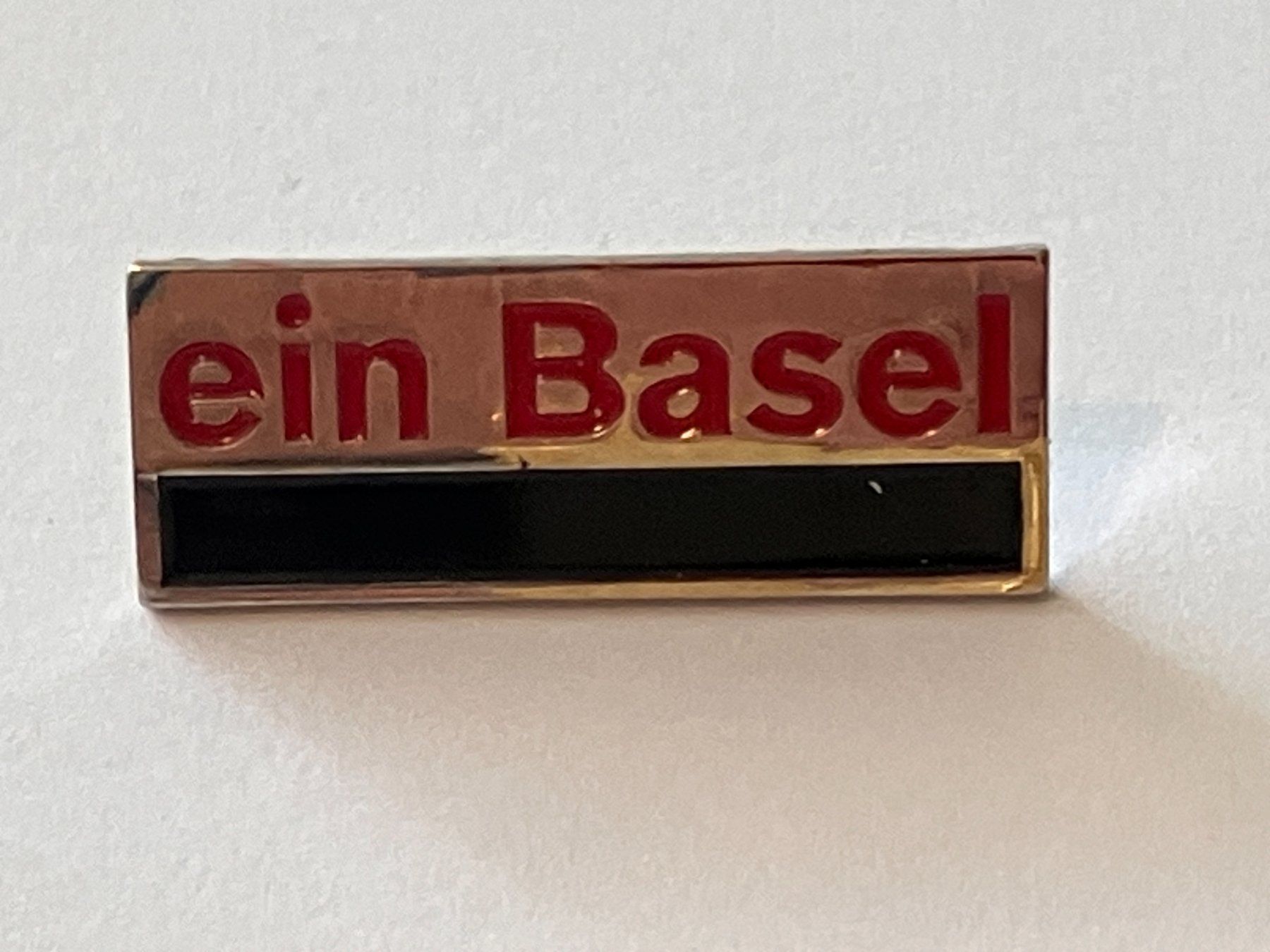 Placchette & Badge: 1 Pin "Ein Basel" – Usato da Basel venduto da djwwpp