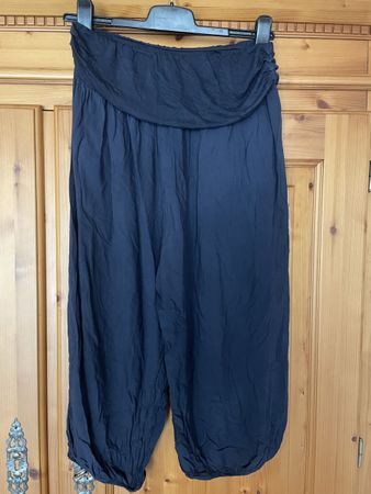 Haremshose, Sommerhose, lässig, Gr. M, Dunkelblau.