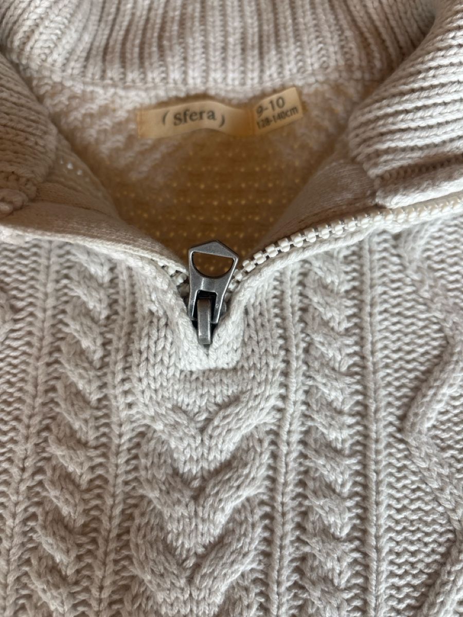 Pullover & Sweatshirts: Pull col zippé beige taille 9-10 ans 128-140 cm Sfera – Gebraucht aus Crans Montana von vic_y8y7