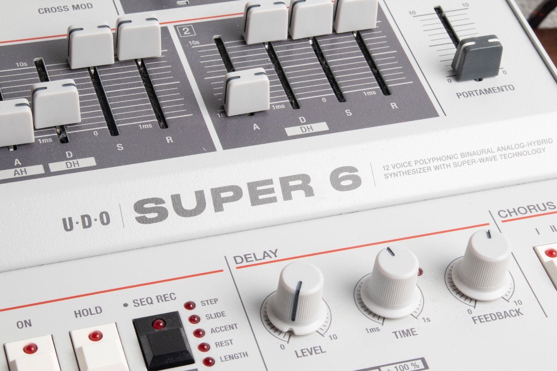Musikinstrumente: UDO SUPER 6 Synthesizer Super6 Synth – Gebraucht aus Emmen von babmusician 3