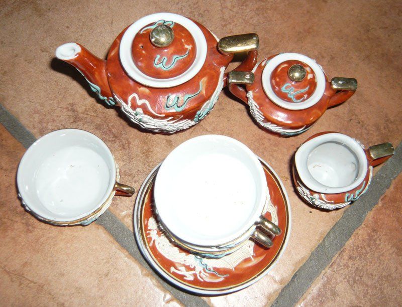 Set di piatti: Chinesischer Tee-Set – Usato da Ruggell venduto da Btt 1