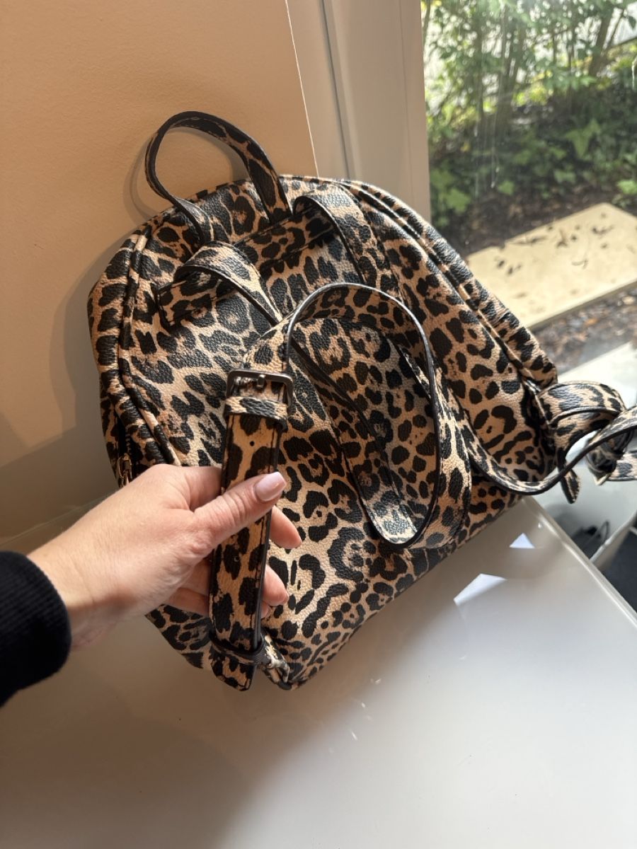 Guess Zaini: Guess Rucksack – Usato da Worblaufen venduto da jan_7szj 2