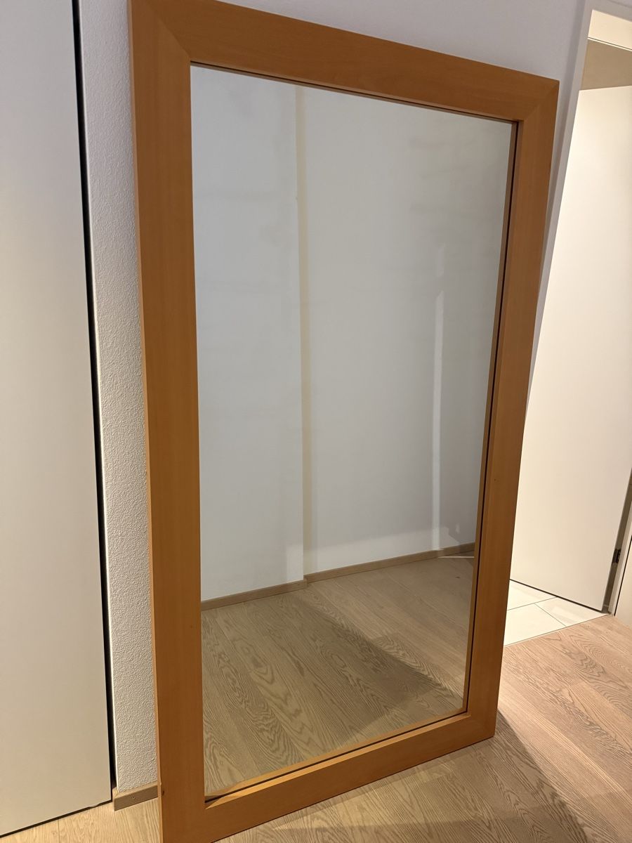 Spiegel: Large Wall Mirror with Solid Frame of Pear Wood – Gebraucht aus Dietlikon von lot_rel