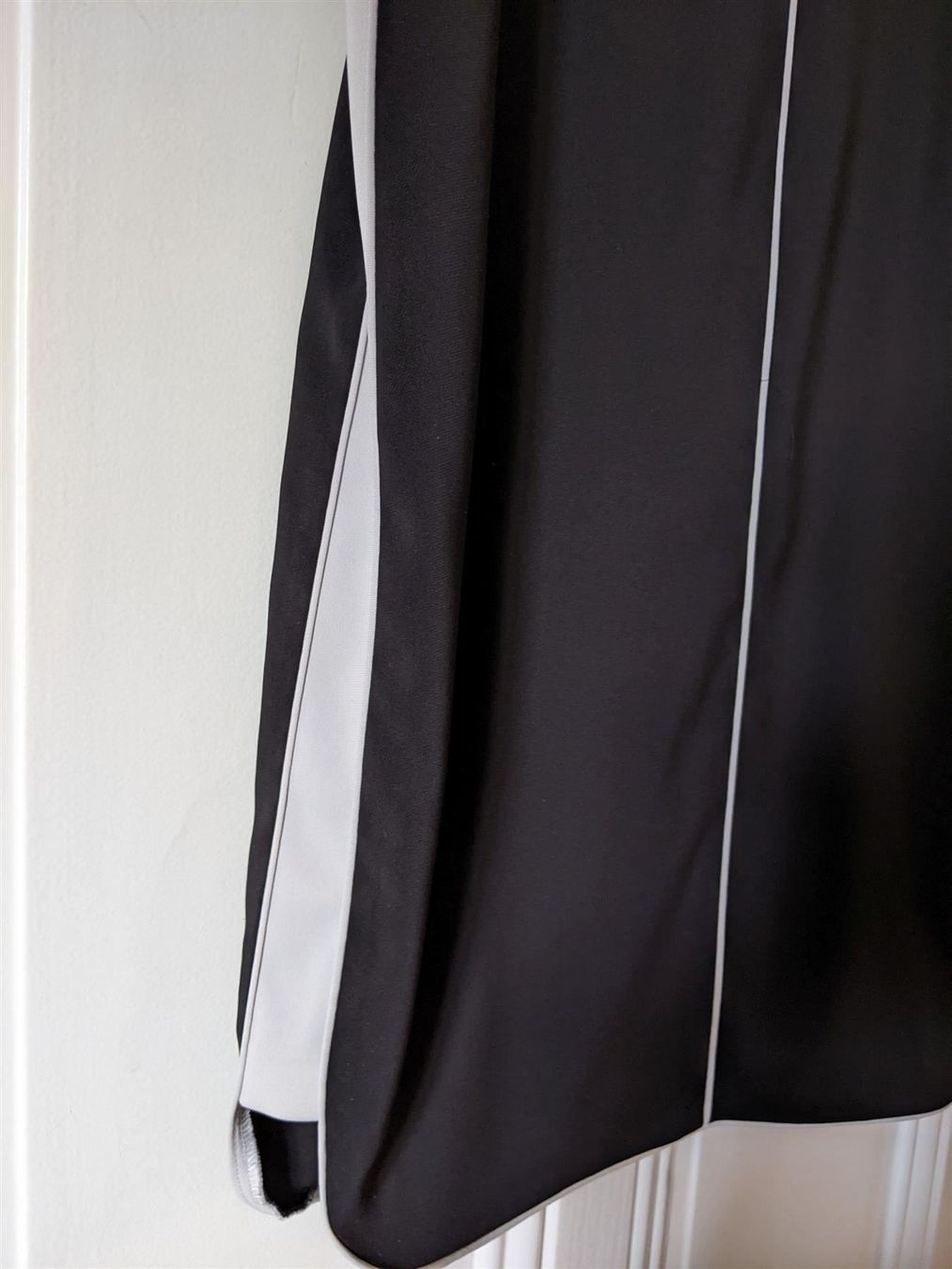 Mango Vestiti: MANGO : Robe graphique noire-crème M – Nuovo (secondo la descrizione) da Petit-Lancy venduto da lilycerise 1