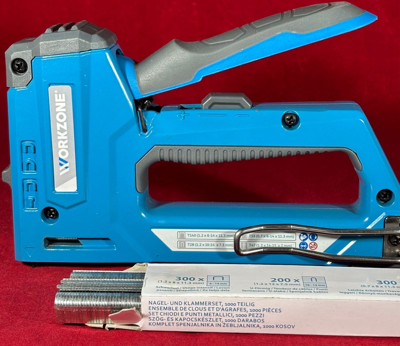 Alle Werkzeuge: Agrafeuse & Cloueuse Workzone Heavy Duty – Avec set de clous – Gebraucht aus Biel/Bienne von new-life 2