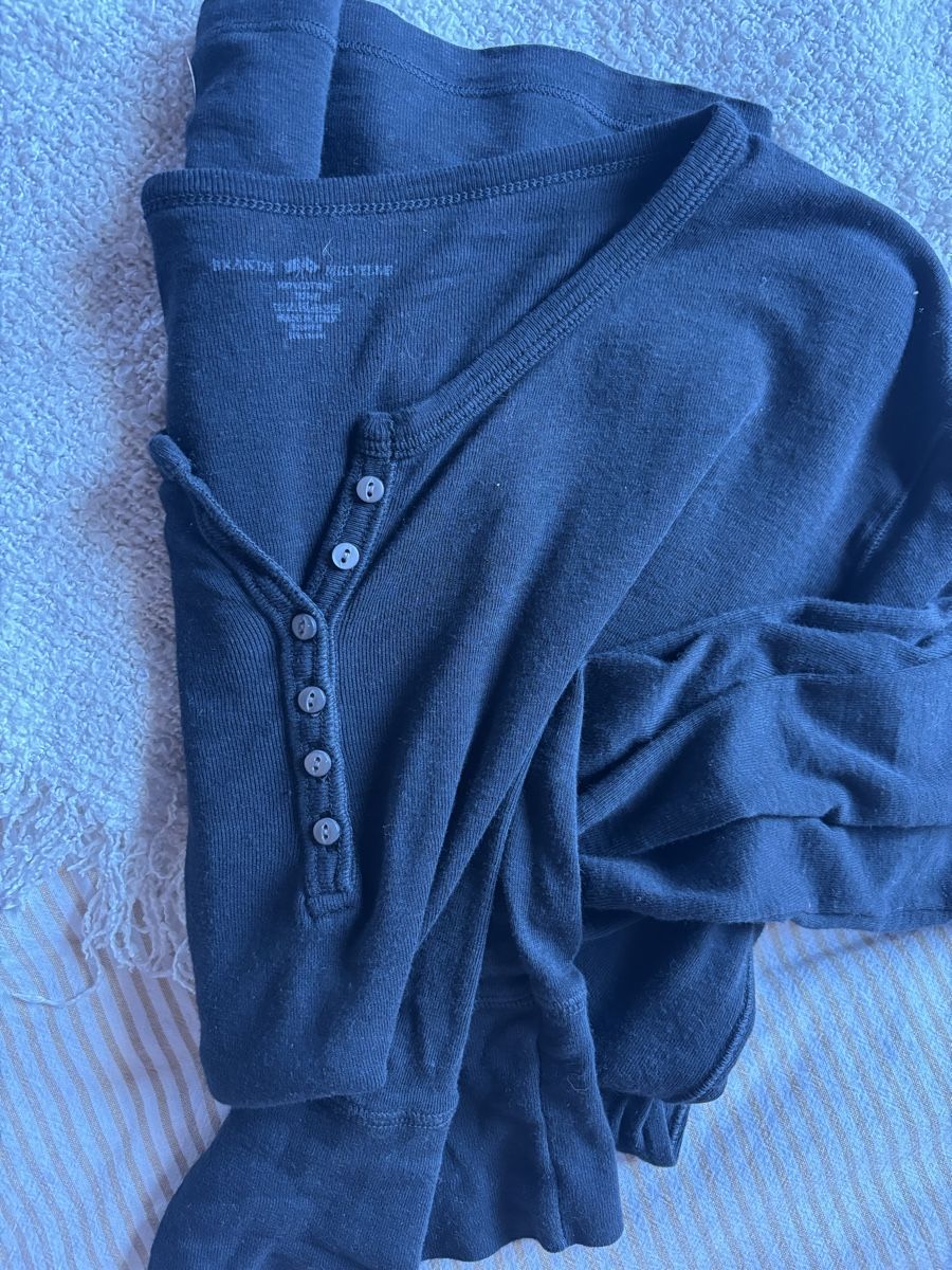 Brandy Melville Top: Brandy Melville Onesize Schwarz Henley Langarm – Nuovo (secondo la descrizione) da Willerzell venduto da cha_qk8t 2