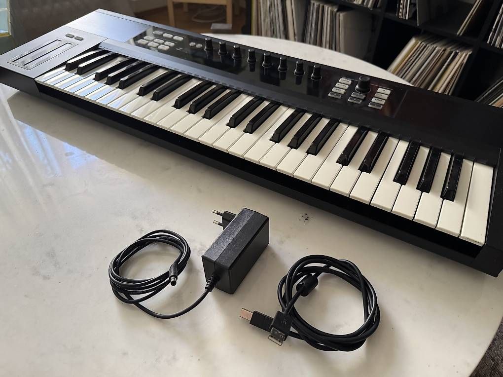 Native Instruments Strumenti musicali: KOMPLETE Kontrol S49 NI – Usato da Basel venduto da ciskokid 1