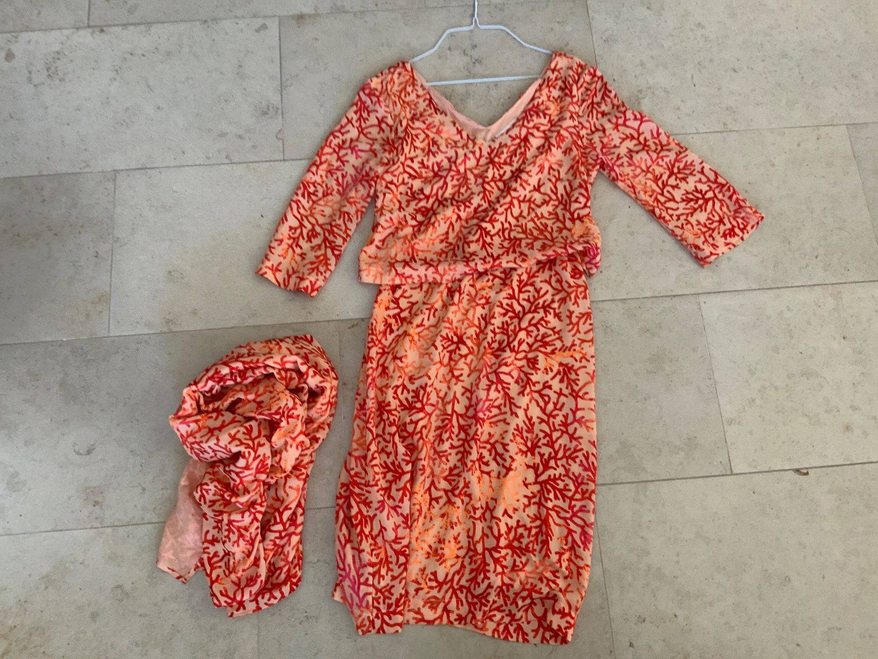 Robes: Jones Kleid mit Schal 34 – D'occasion à Buchs SG par Sunie
