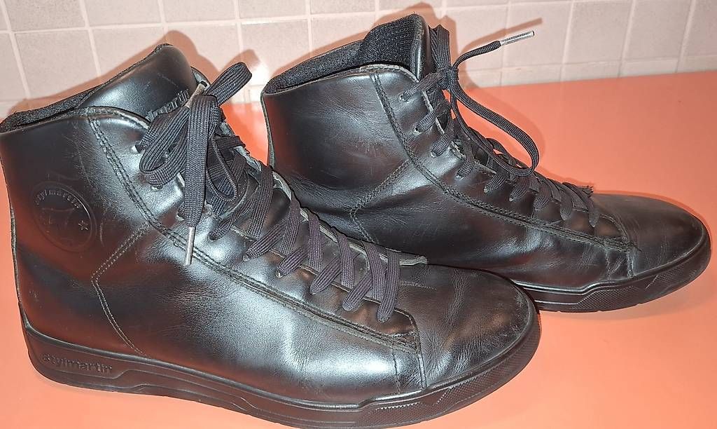 Scarpe da uomo: Sneakers moto Stylmartin Core gr. 42 – Usato da Vacallo venduto da cross02 1