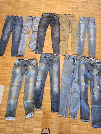 8 Stuck Jeans Guess & andere Bundel Grösse 25/ 26