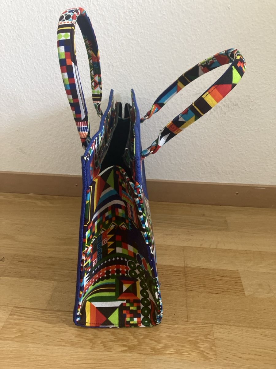 Borse da donna: Einzigartige Handtasche mit farbigem Muster – Nuovo (secondo la descrizione) da Petit-Lancy venduto da RicardoGrunderShop 2