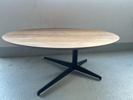 Design Salontisch, ähnlich wie der Meda Tisch von Flexform