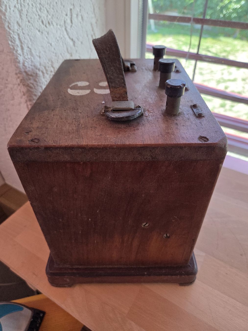 Mesurer: Antikes Voltmeter – D'occasion à Rickenbach Sulz par Kodachrom 5