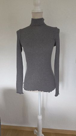 Neuwertiges Langarmshirt von "ROSEMUNDE" Gr. M