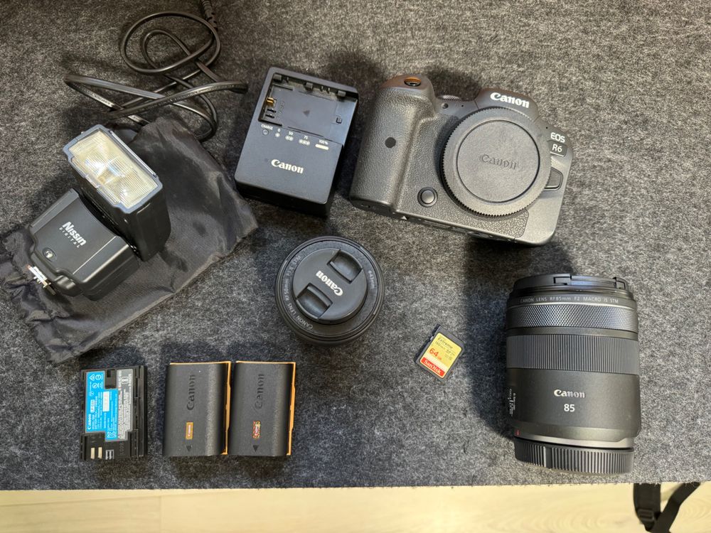 Pack Canon EOS R6 + 85mm f2 Macro + 50mm f1.8 (Gebraucht) in ...
