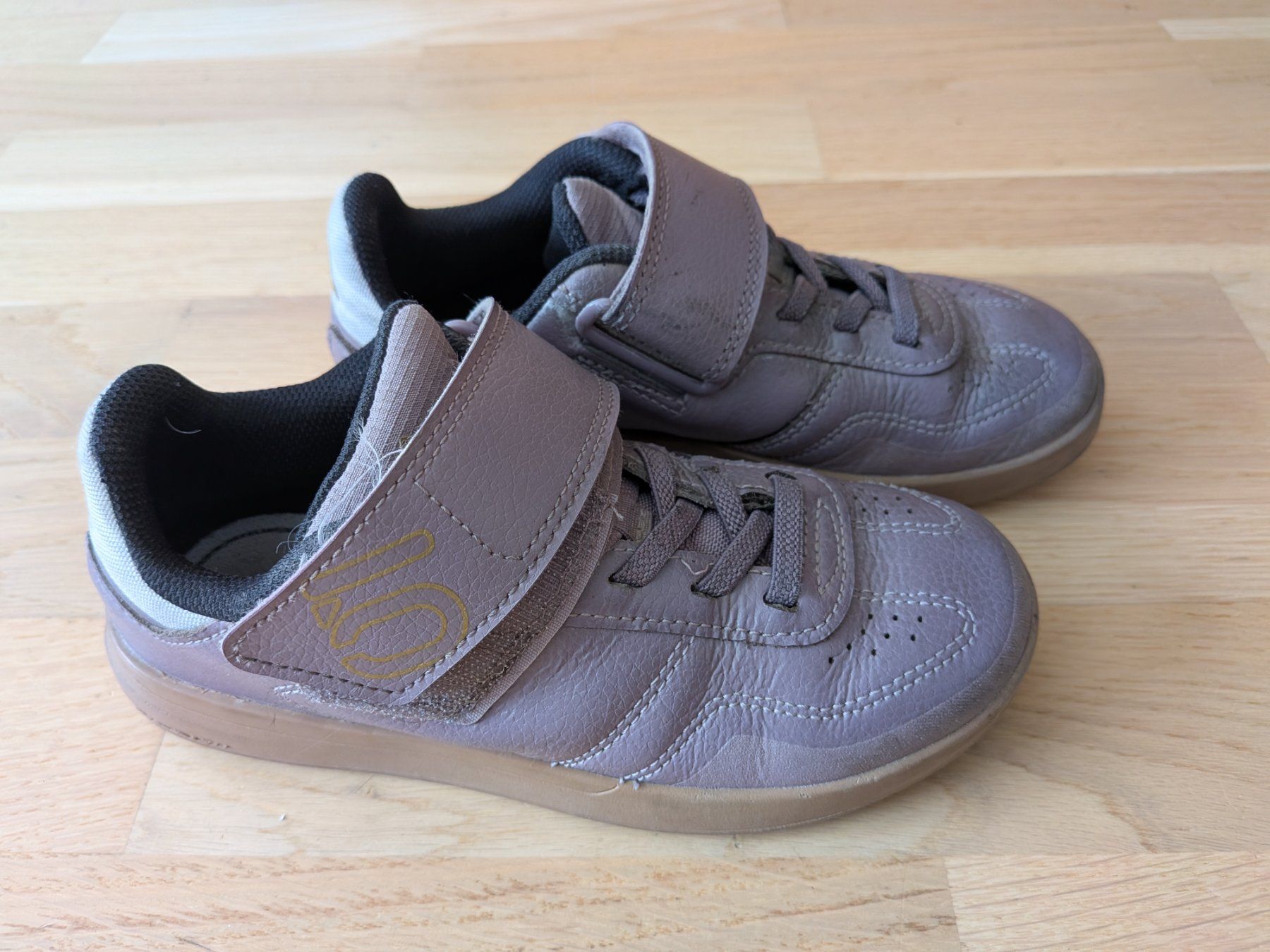 Adidas Scarpe da uomo: Adidas Five Ten Bikeschuhe Gr.31 – Usato da Klosters venduto da Cloitsch