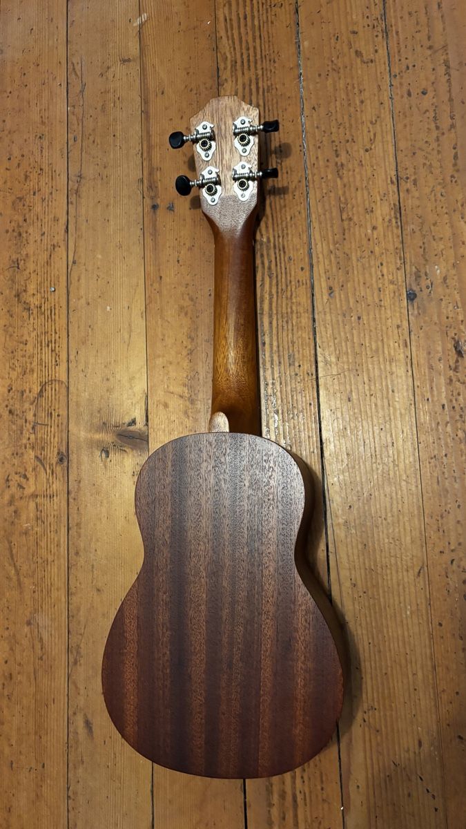 Strumenti musicali: Ukulele mit Stimmgerät und Zubehör – Usato da Zürich venduto da Saminaeggi 3