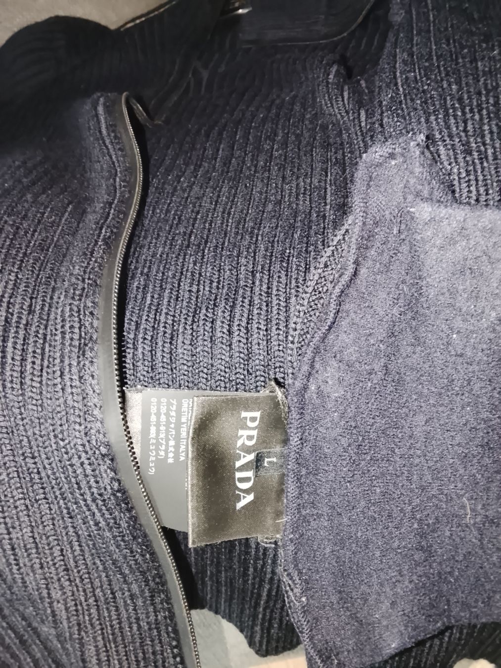Prada Maglioni & Felpe: Strickjacke PRADA schwarz Grösse L mit Reissverschluss  – Usato da Luzern venduto da wor_56wm 4